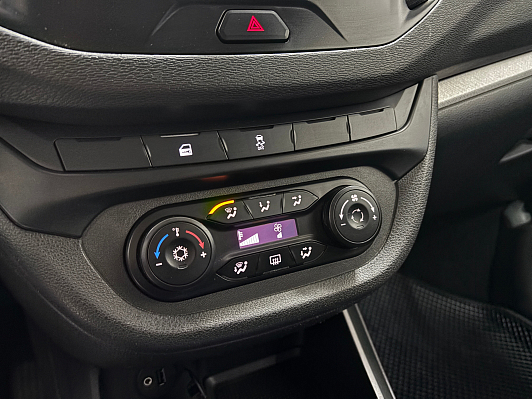 Lada (ВАЗ) Vesta Luxe Multimedia, 2018 года, пробег 114849 км