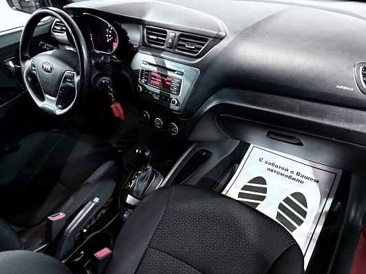 Kia Rio, 2015 года, пробег 153000 км