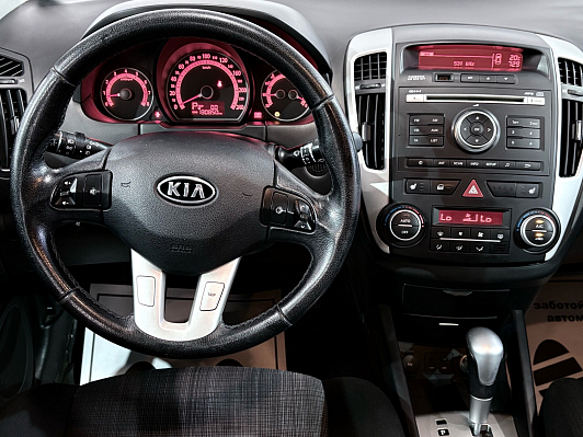 Kia Ceed Luxe, 2011 года, пробег 130000 км