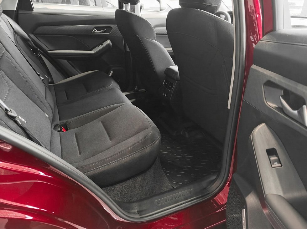 Haval Jolion Оптимум, красный
