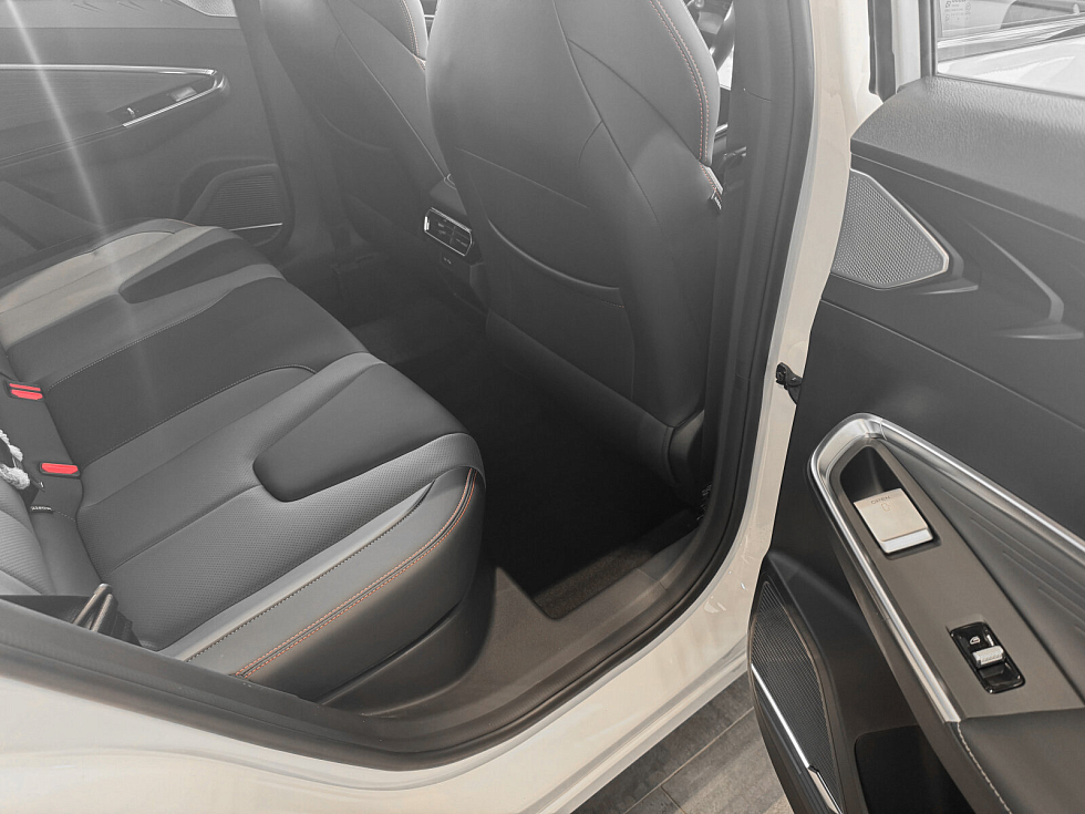 Geely Cityray Флагман, белый