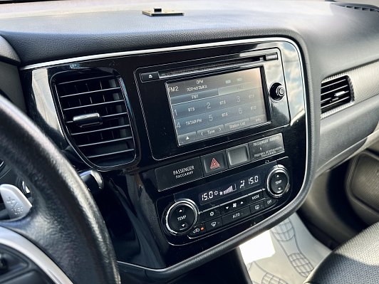 Mitsubishi Outlander Instyle, 2013 года, пробег 194000 км
