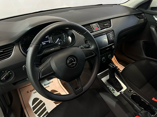 Skoda Octavia, 2019 года, пробег 123067 км