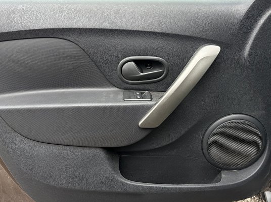 Renault Logan Drive, 2021 года, пробег 116797 км
