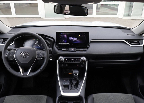 Toyota RAV4 Adventure Plus, белый