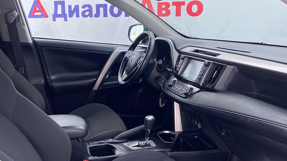 Toyota RAV4, 2017 года, пробег 130826 км