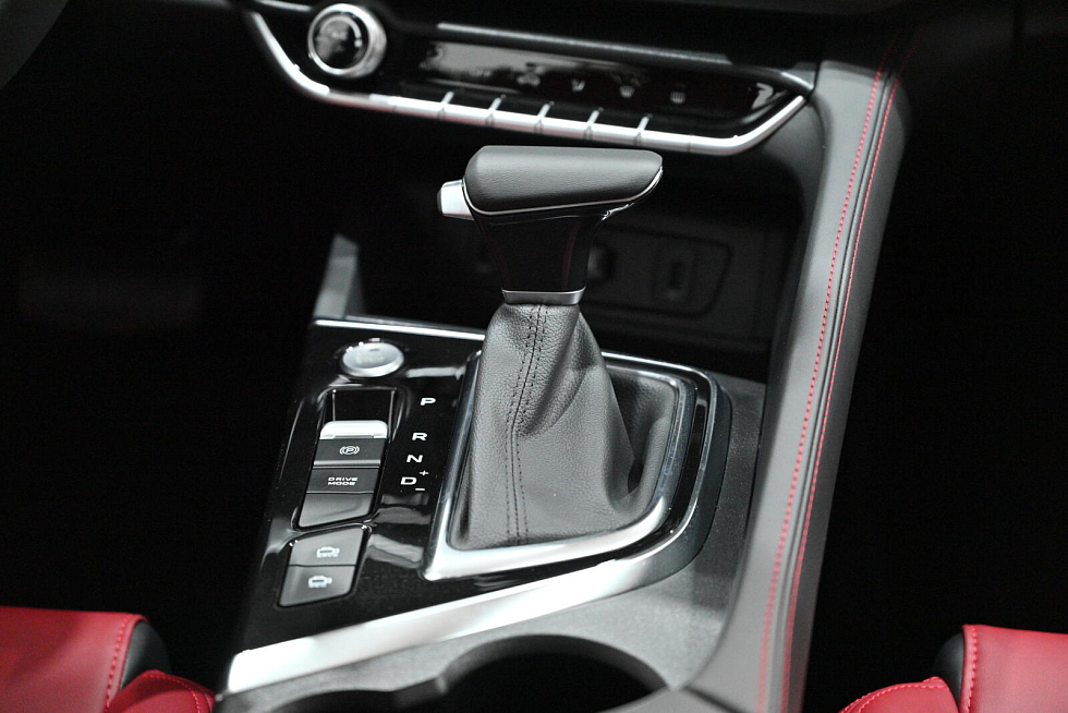 Changan Eado Plus Tech, серебряный