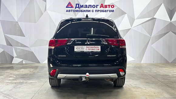 Mitsubishi Outlander Instyle, 2016 года, пробег 206200 км