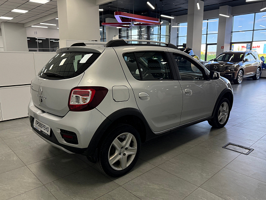Renault Sandero Confort, 2017 года, пробег 153000 км