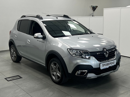 Renault Sandero Stepway Life, 2021 года, пробег 68417 км