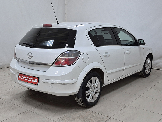 Opel Astra, 2011 года, пробег 234883 км