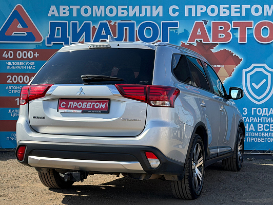 Mitsubishi Outlander Instyle, 2015 года, пробег 227000 км