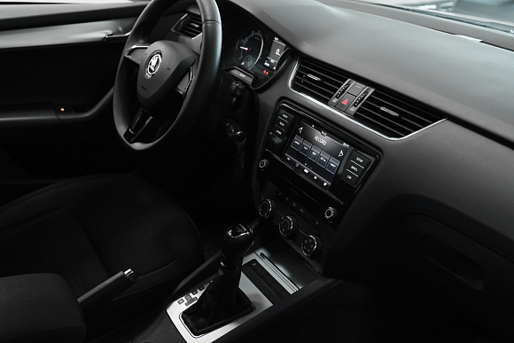 Skoda Octavia, 2018 года, пробег 200535 км