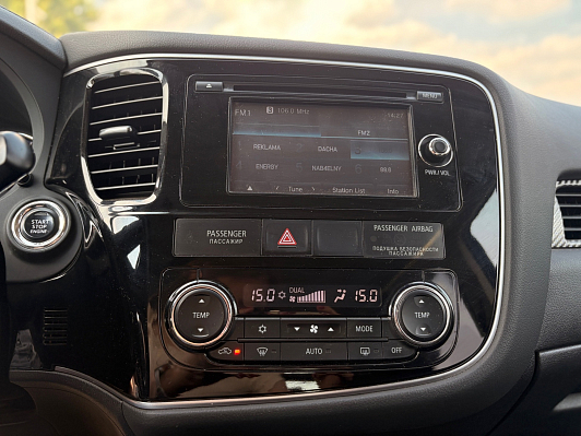 Mitsubishi Outlander Intense+, 2015 года, пробег 141200 км