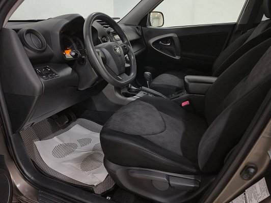 Toyota RAV4, 2010 года, пробег 130858 км