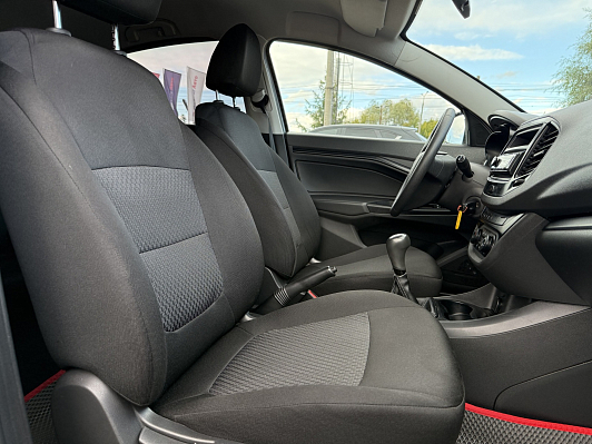 Lada (ВАЗ) Vesta 50 Anniversary, 2017 года, пробег 42800 км