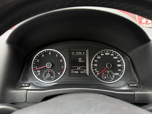Volkswagen Tiguan Avenue, 2013 года, пробег 272000 км