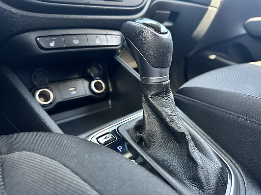 Hyundai Solaris Comfort + Light + Winter, 2021 года, пробег 136503 км