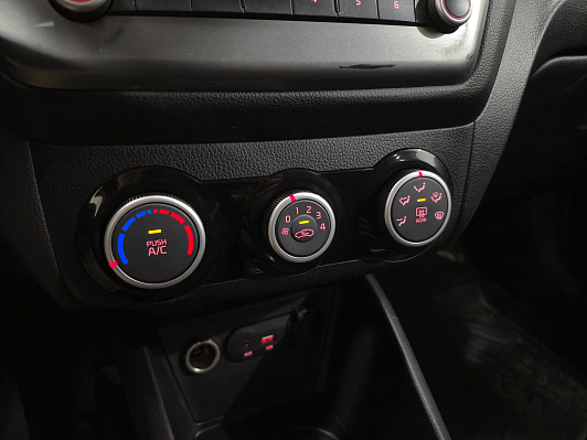 Kia Rio Comfort Кондиционер, 2017 года, пробег 160203 км