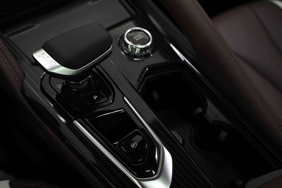 Geely Monjaro Exclusive (2023-2025), черный