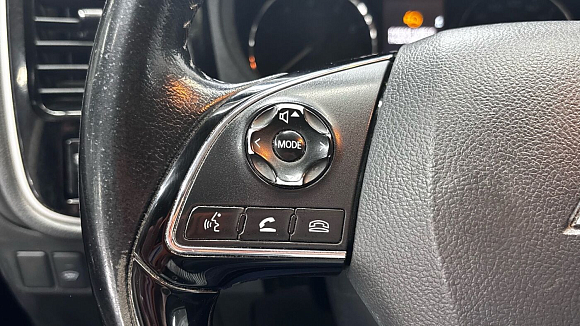 Mitsubishi Outlander Instyle, 2016 года, пробег 206200 км