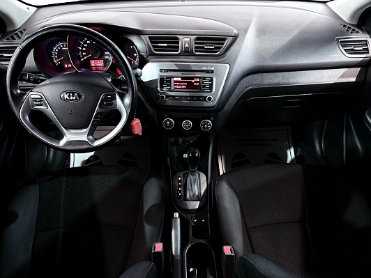 Kia Rio, 2015 года, пробег 153000 км