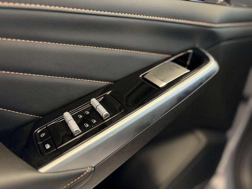 Geely Preface Flagship, фиолетовый