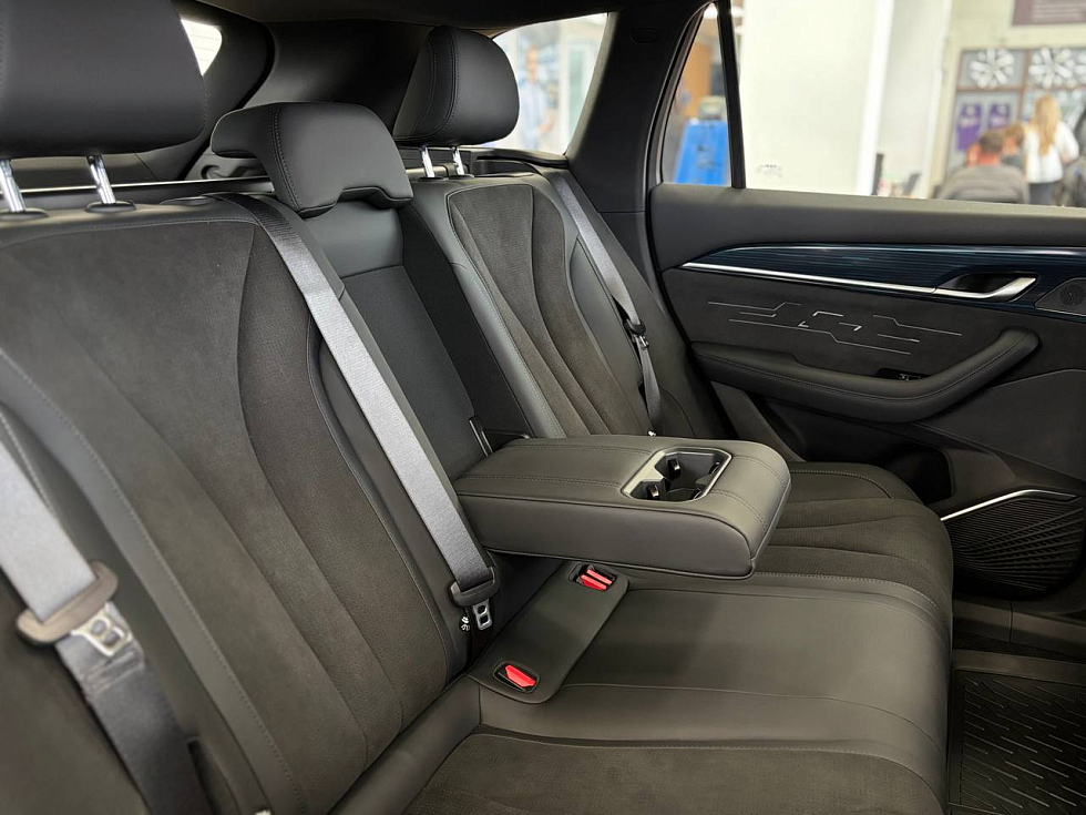 Geely Monjaro Люкс (2023-2025), серый