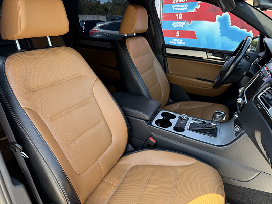 Volkswagen Touareg, 2011 года, пробег 195000 км