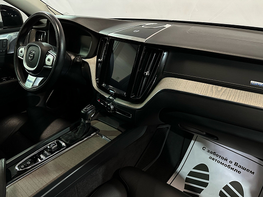 Volvo XC60 Inscription, 2018 года, пробег 52500 км