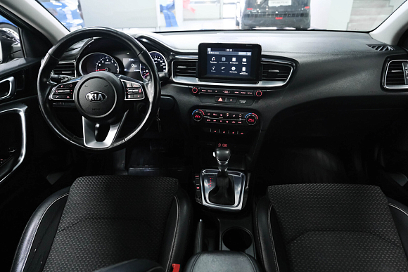 Kia Ceed Luxe, 2018 года, пробег 161000 км