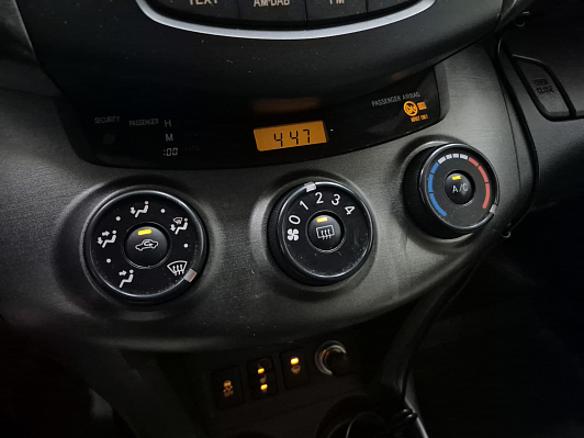 Toyota RAV4, 2011 года, пробег 191628 км