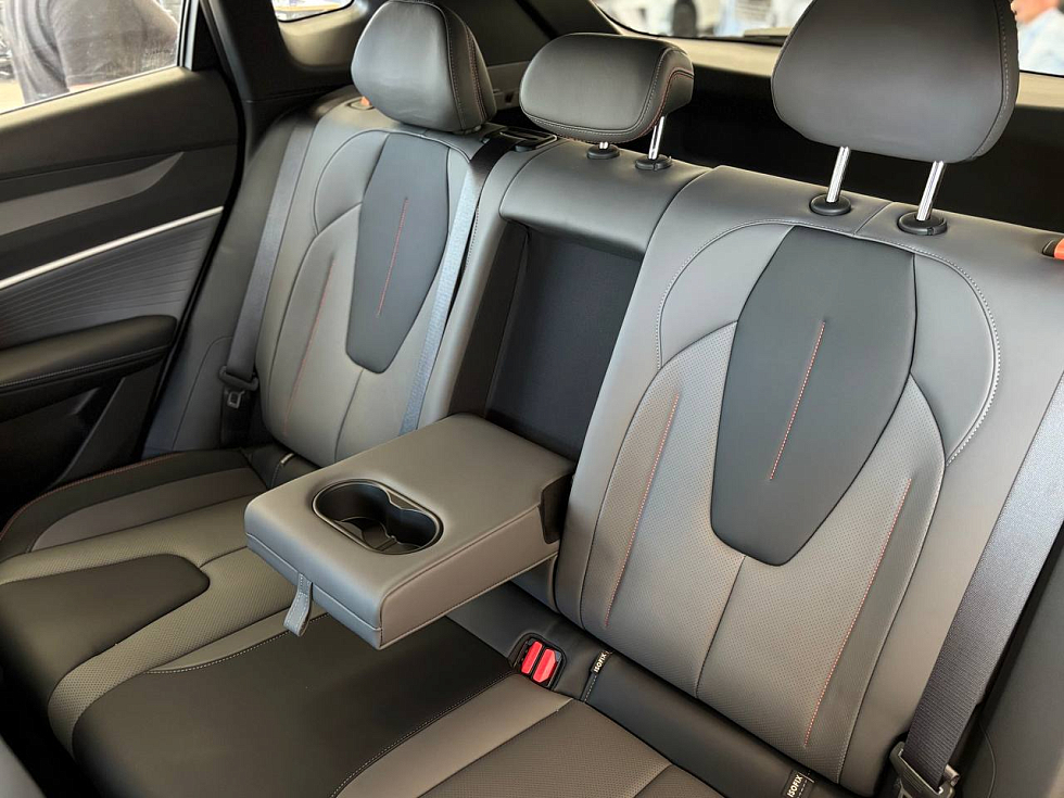 Geely Cityray Flagship Sport, серебряный