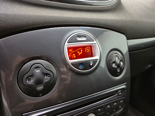 Renault Clio, 2009 года, пробег 212800 км