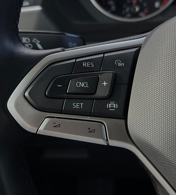 Volkswagen Tiguan Respect Plus, 2021 года, пробег 77800 км