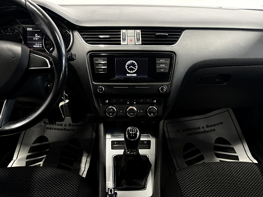Skoda Octavia Ambition, 2016 года, пробег 209000 км