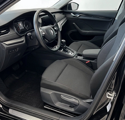 Skoda Octavia Ambition Plus, 2021 года, пробег 130205 км