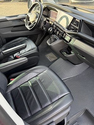Volkswagen Multivan Highline (Germany), 2022 года, пробег 147103 км