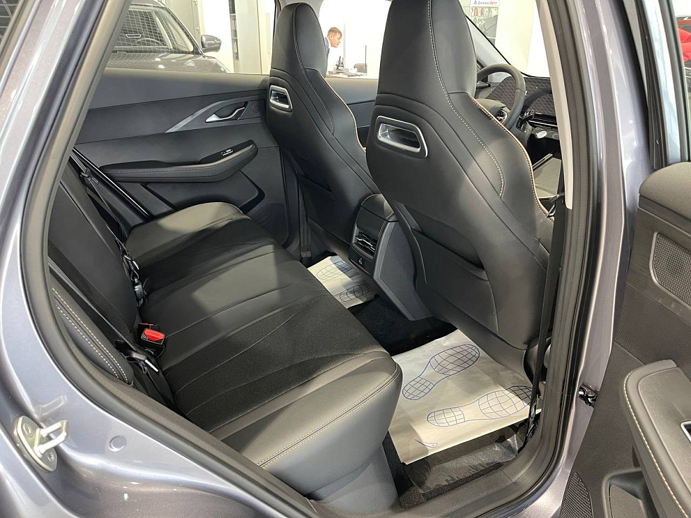 Omoda C5 Fun, серебряный