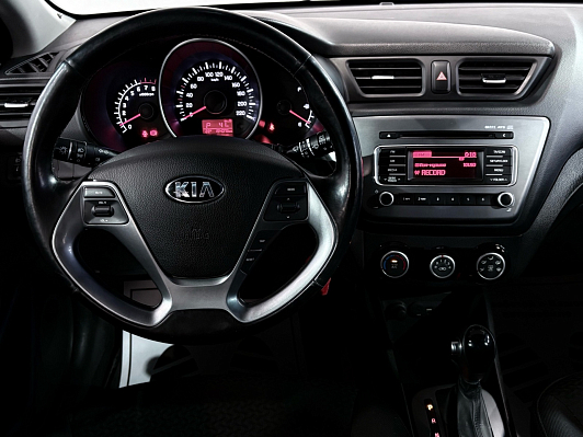 Kia Rio, 2015 года, пробег 153000 км