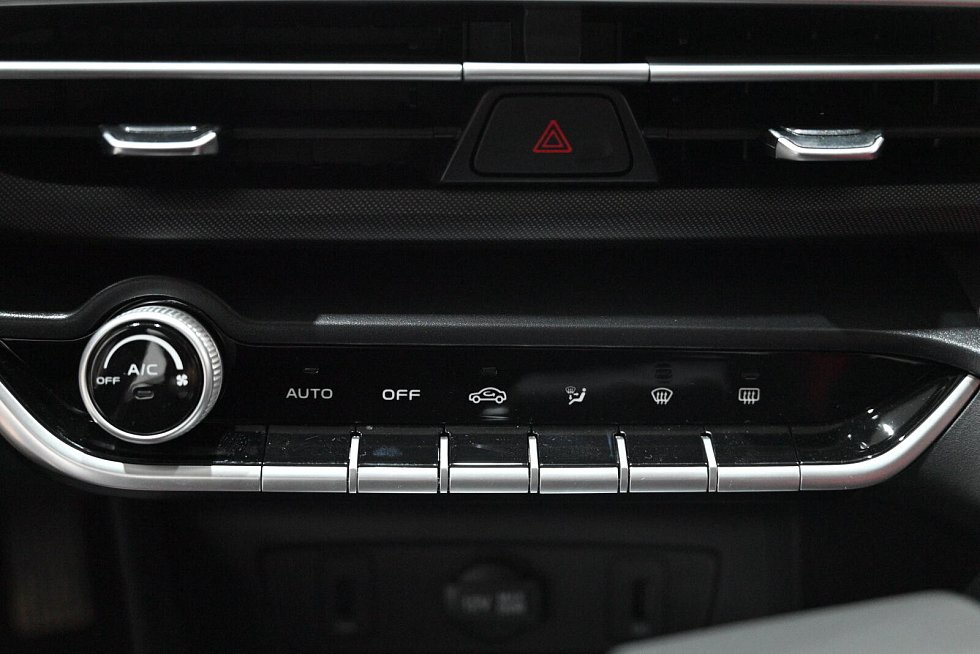 Changan Eado Plus Техно, белый