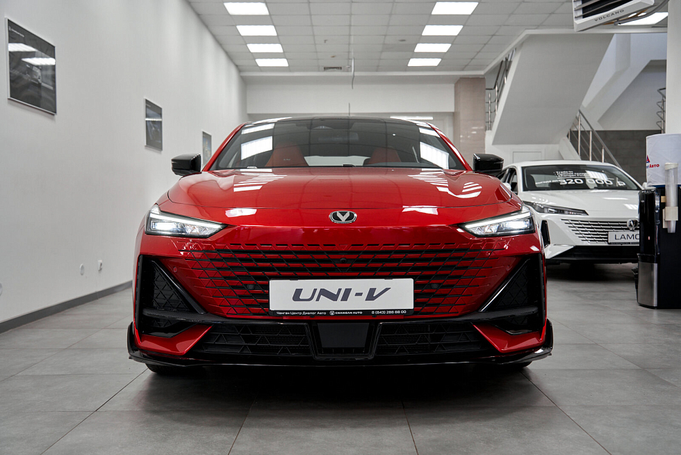 Changan UNI-V Tech, красный