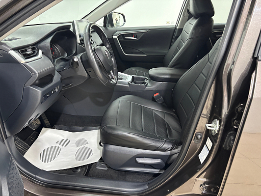 Toyota RAV4 Комфорт, 2020 года, пробег 105140 км