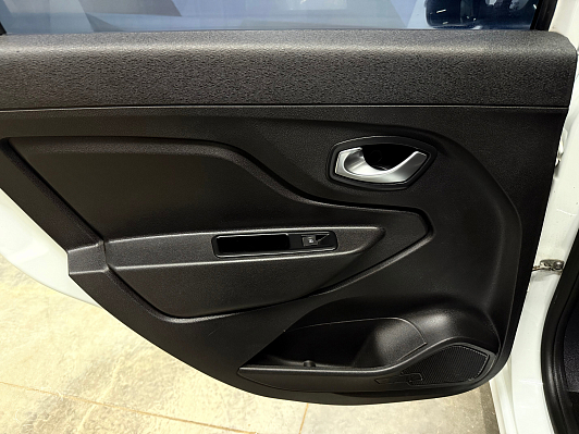 Lada (ВАЗ) XRAY Exclusive (2018), 2017 года, пробег 179484 км