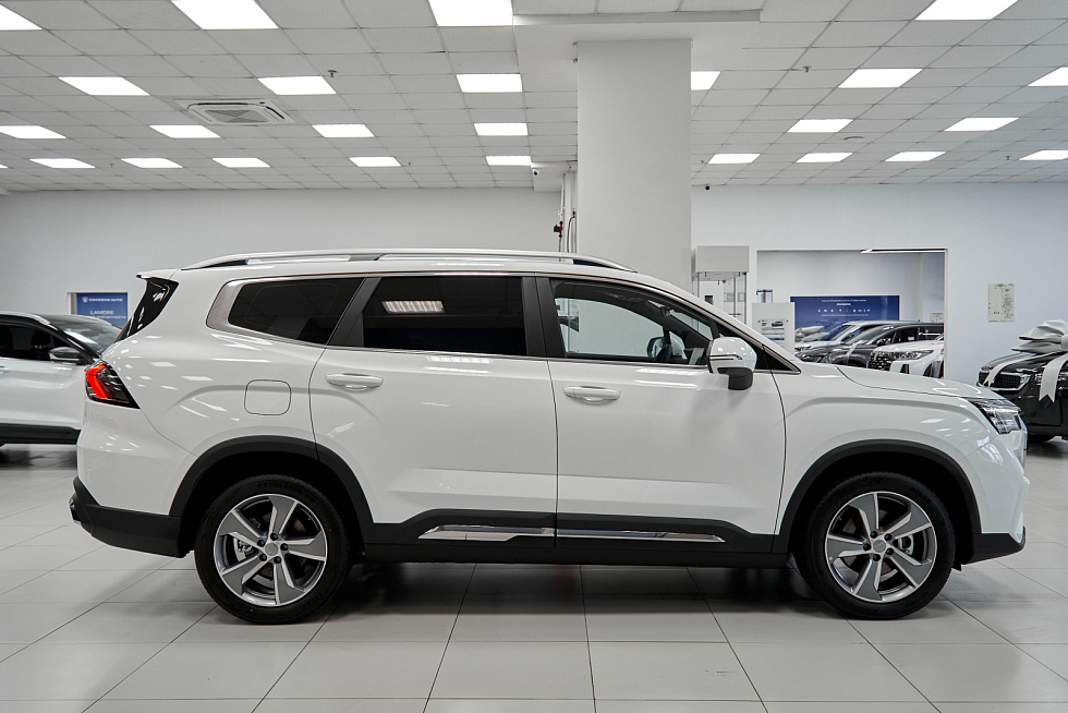 Geely Okavango Flagship, белый