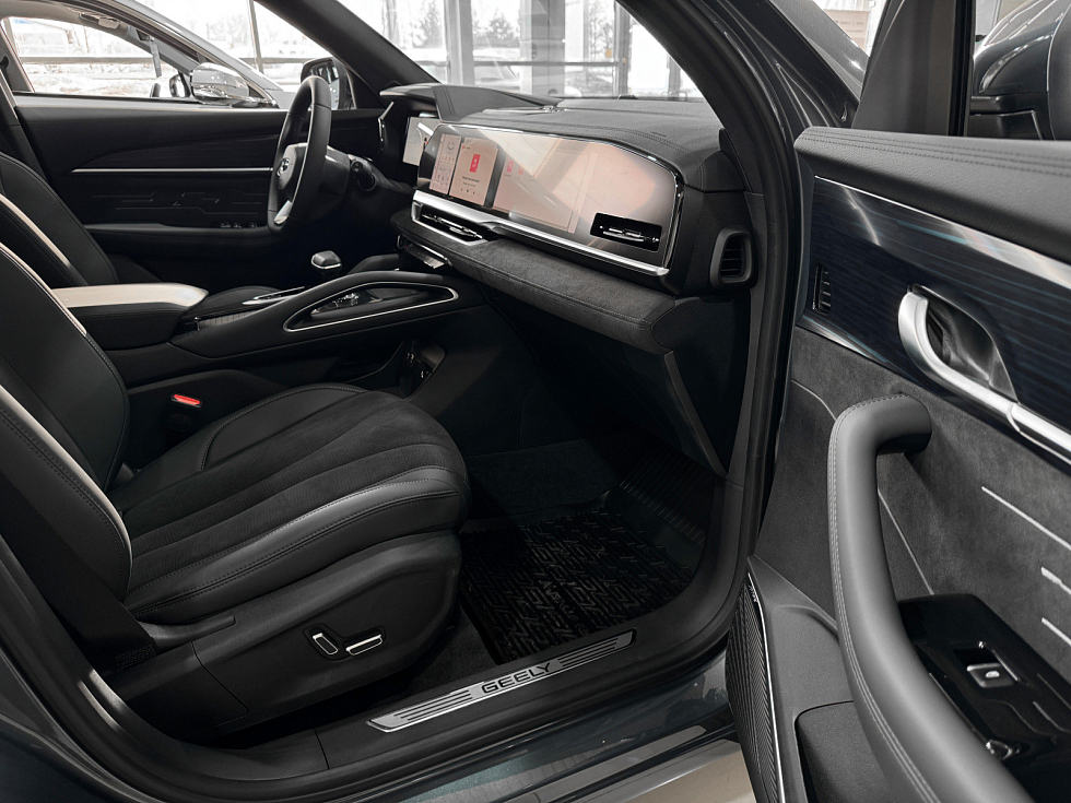 Geely Monjaro Люкс (2023-2025), серый