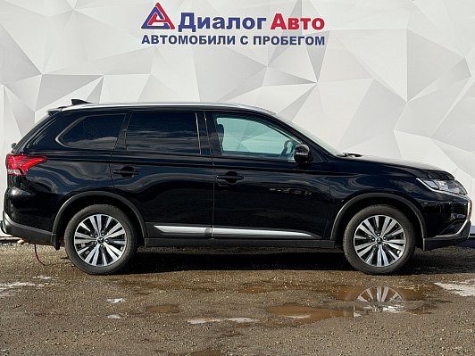 Mitsubishi Outlander Intense+, 2021 года, пробег 165000 км
