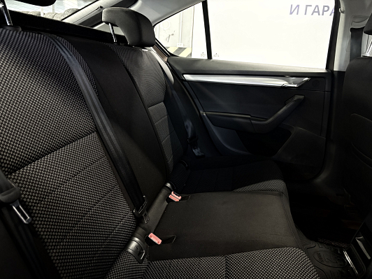 Skoda Octavia Ambition, 2016 года, пробег 209000 км
