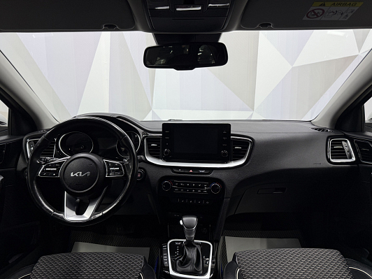 Kia Ceed Prestige, 2021 года, пробег 65706 км