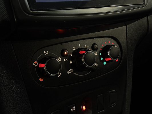 Renault Sandero Stepway Life, 2020 года, пробег 68582 км